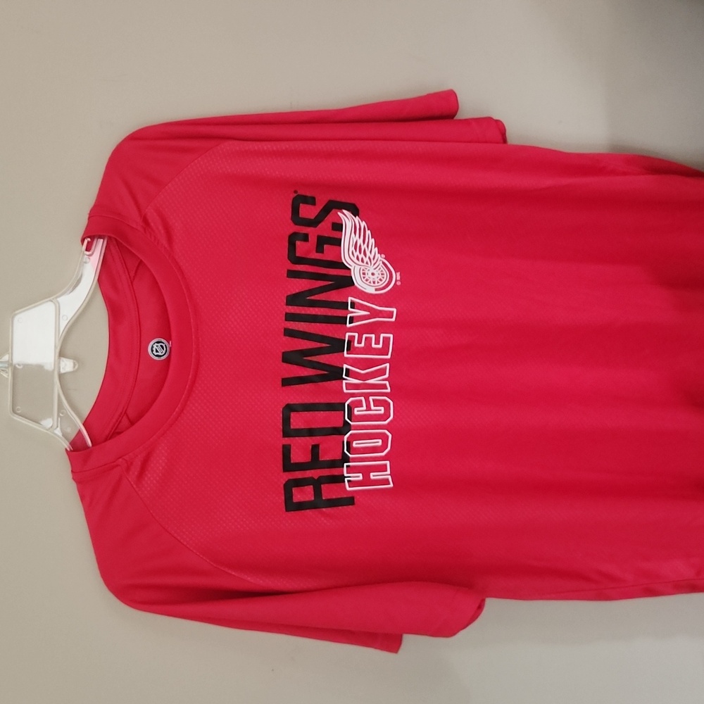 Red Wings Dry fit NHL licensed tee